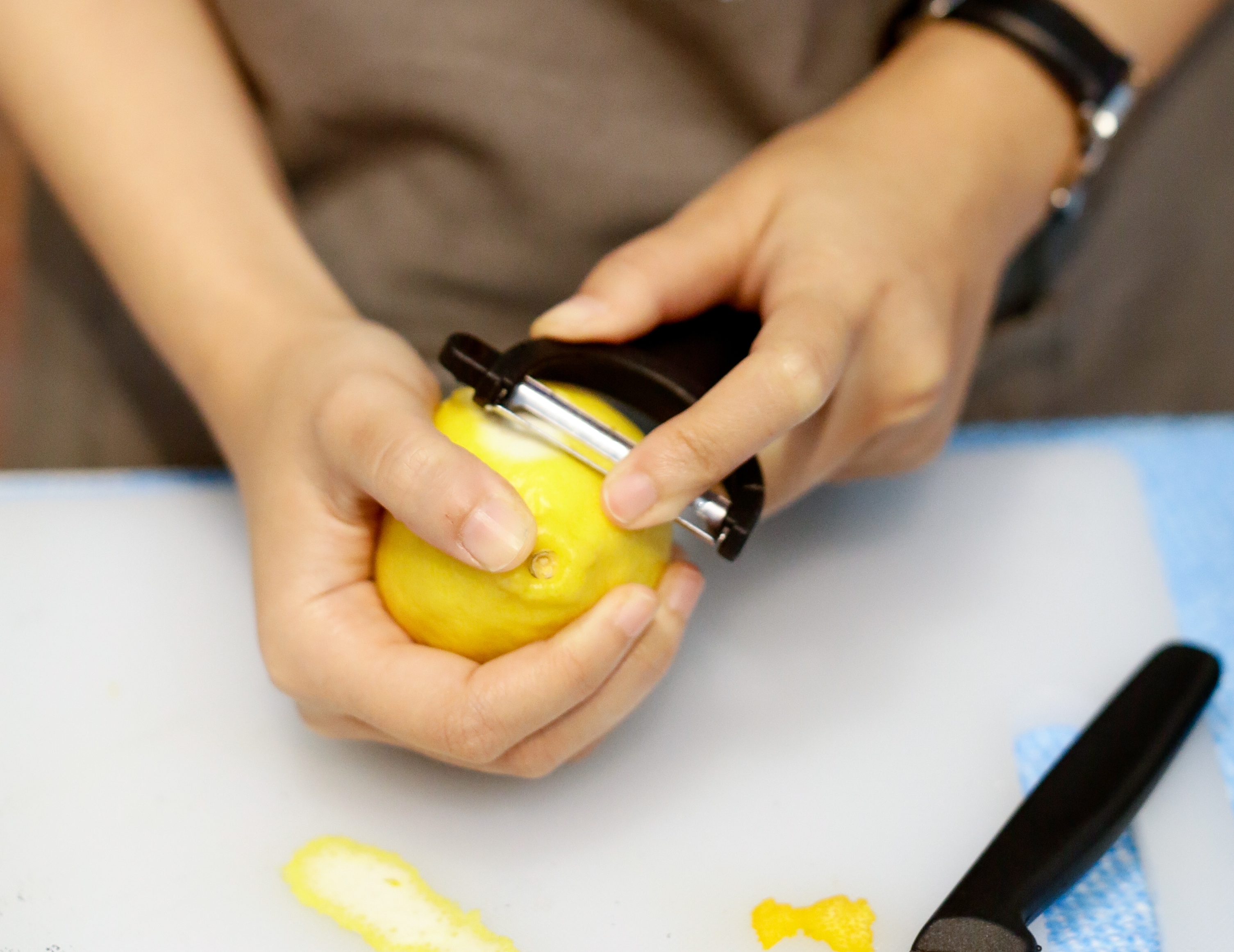 y-shaped citrus peeler